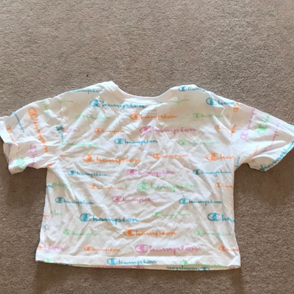 Champion cropped t-shirt. Size extra small. - Picture 2 of 2